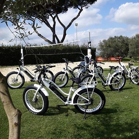 Bici Grill Decimo Miglio Aeroporto Ciampino Francigena Country House Bagian luar foto